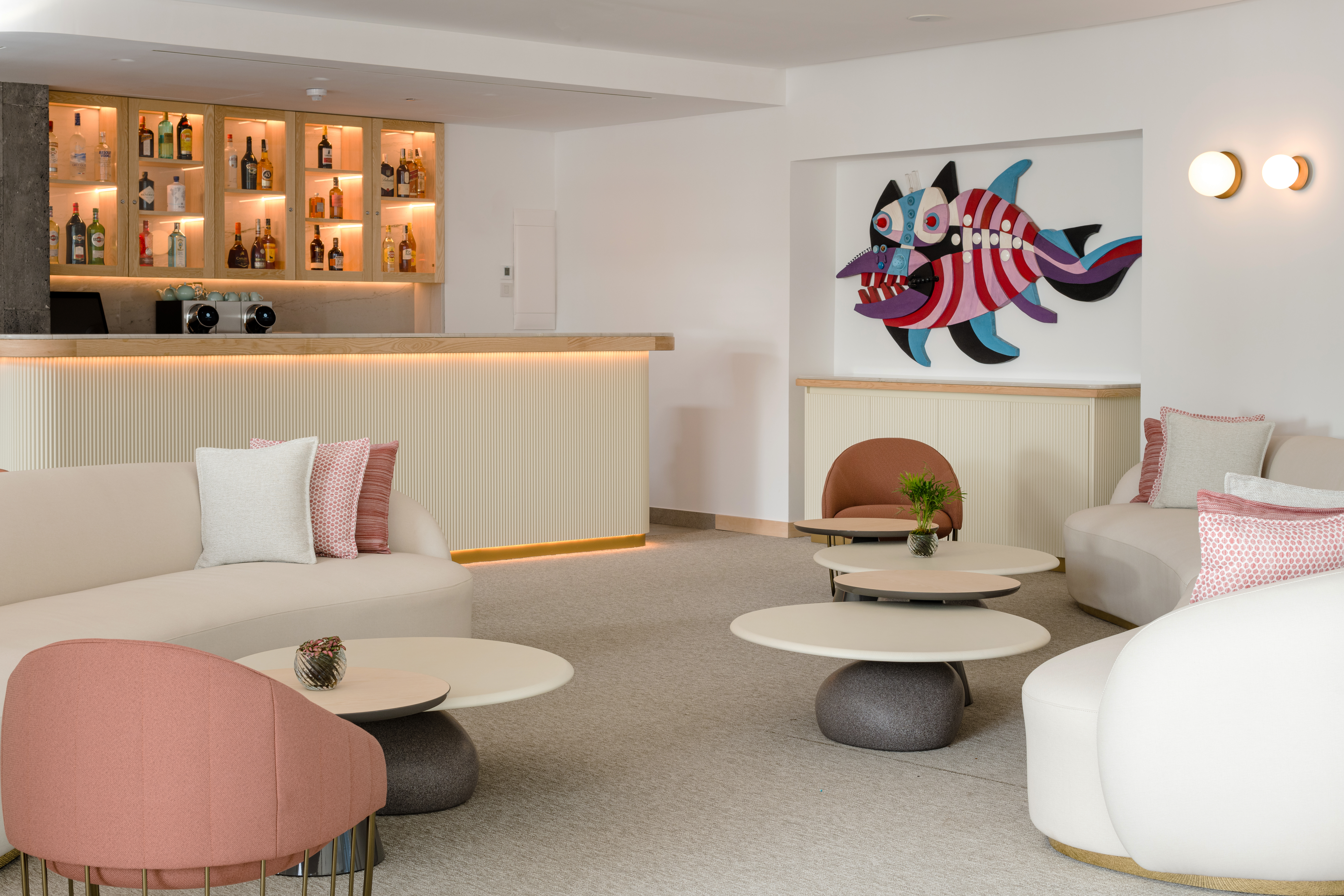 PLUS FARIONES SUITE HOTEL